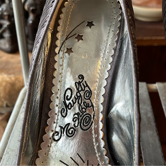 Naughty monkey high heels - Picture 2 of 7